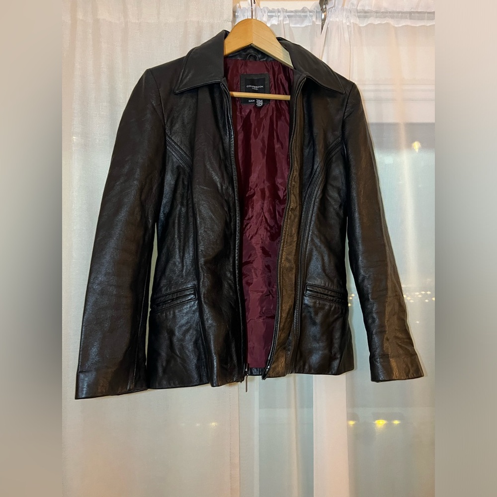 Beautiful leather jacket, nice and comfy!